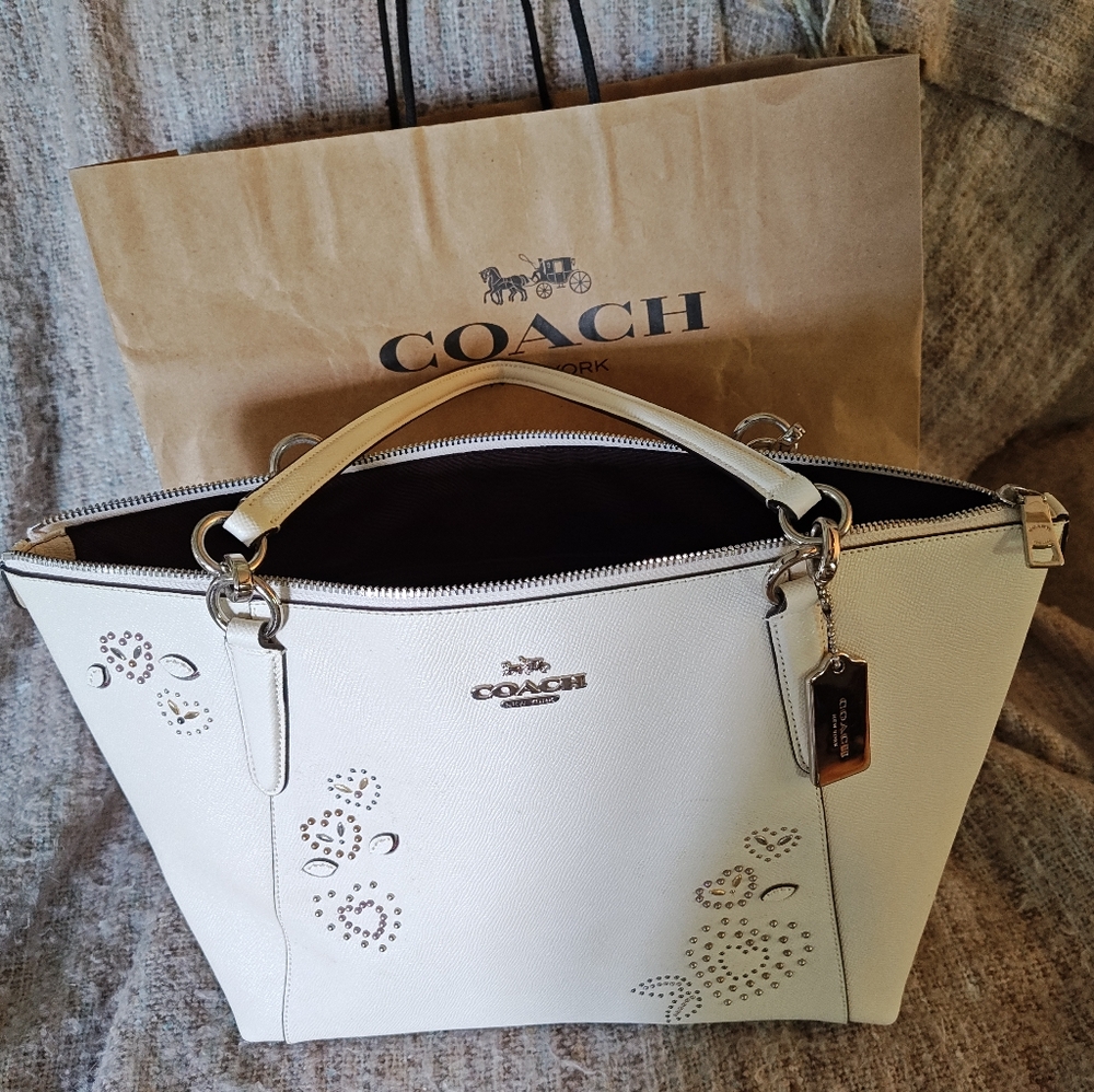 MARKDOWN ON ALL COACH LISTINGS. NO FURTHER MARKDOWNS!!!Chalk Bag